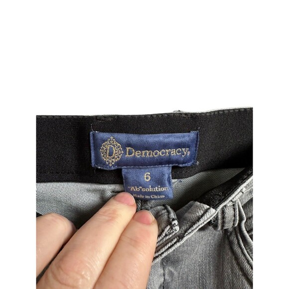 Democracy Jeans Women's Ab Solution Cropped Gray Denim Distressed Size 6 - Picture 6 of 6